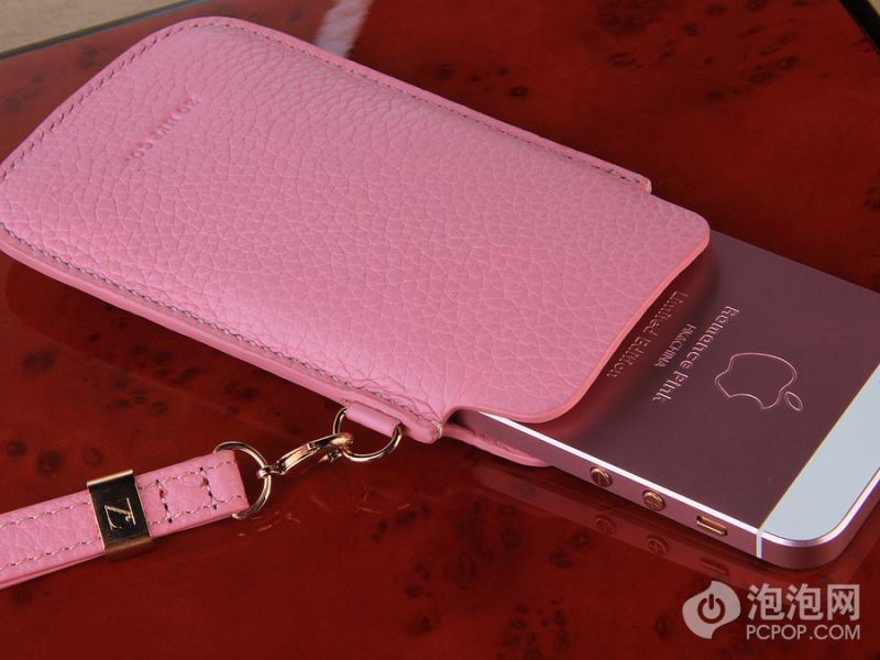<em>送女友</em>最好的礼物 浪漫粉<em>iPhone</em>5s开箱【20】