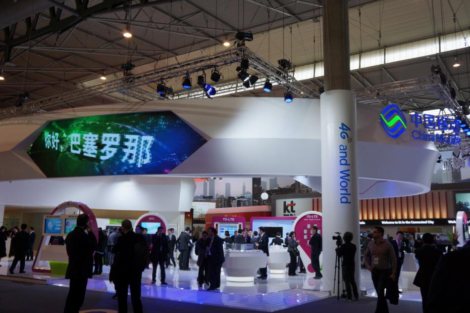 全球领先的信息与通信解决方案供应商华为今日宣布,在于巴塞罗那进行的2014年世界移动通信大会(MWC 2014)期间,中国移动携手华为等4G产业阵营重要合作伙伴全面展示TD-LTE端到端商用解决方案。现场基于华为TD-LTE网络环境,采用华为等主流终端厂商提供的4G终端,演示了VoLTE(Voice Over LTE, LTE语音)、RCS(Rich Communication Suite,富媒体通信套件)、WebRTC(Web Real-Time Communication,网页实时通信)、NFV(Ne