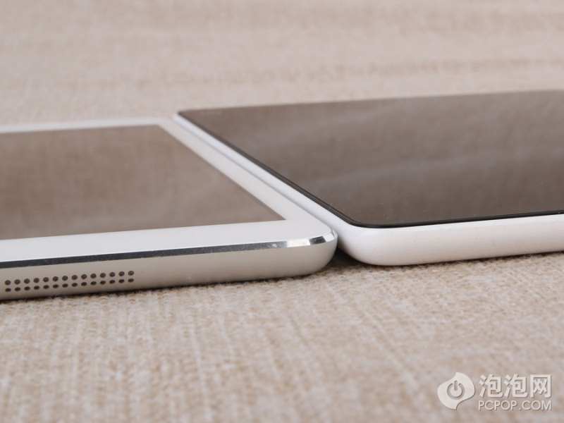 СƽiPad mini2ĺ£ǰ߱ȺԺһ㣬Ƕ˳խơ