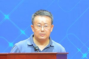       中国通信业知名观察家、飞象网CEO 项立刚        人类社会的七次信息革命  
