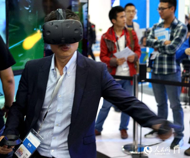 虚拟现实设备让观众获得沉浸式的体验