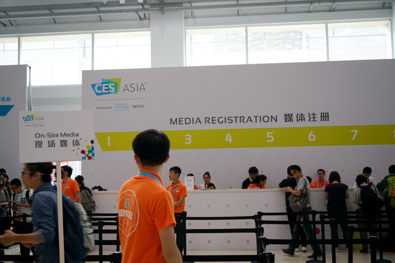 3、媒体注册区，官方统计有超过1000名中外记者报道本次展会。