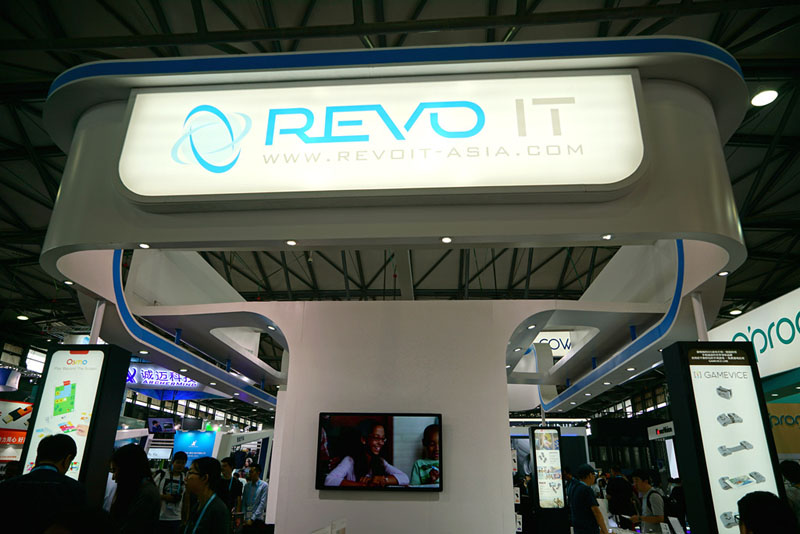 4、创新展台之RDVDIT展台：一家来自香港的创新公司，带来了很多酷炫的海外智能产品之一。