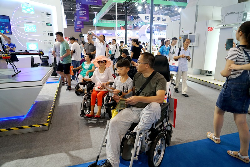 智博會展館的無障礙設施讓殘障人士也能順利觀展